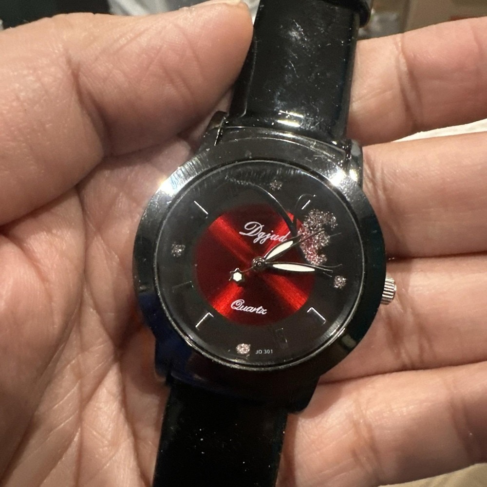 Working Dgjud Women's Quartz Watch Black Dial Red‎ Band- New Battery 38mm